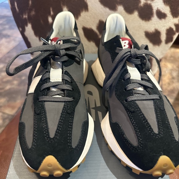 New Balance 327 women’s Black, White, and Gray Sneakers. Worn once - Picture 4 of 6